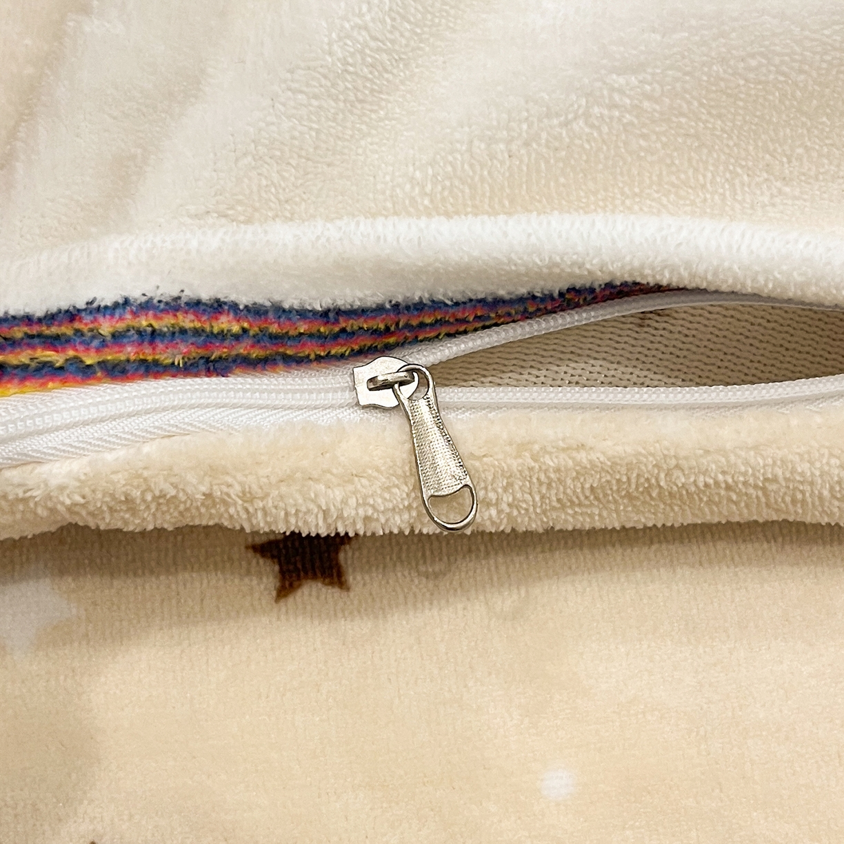 91家纺网 家纺一手货源 找家纺 金爱家 2025新品A类正版授权miiiiichan咪酱大版卡通数码印花加厚牛奶绒系列四件套 绒大版-咪酱星愿小狗