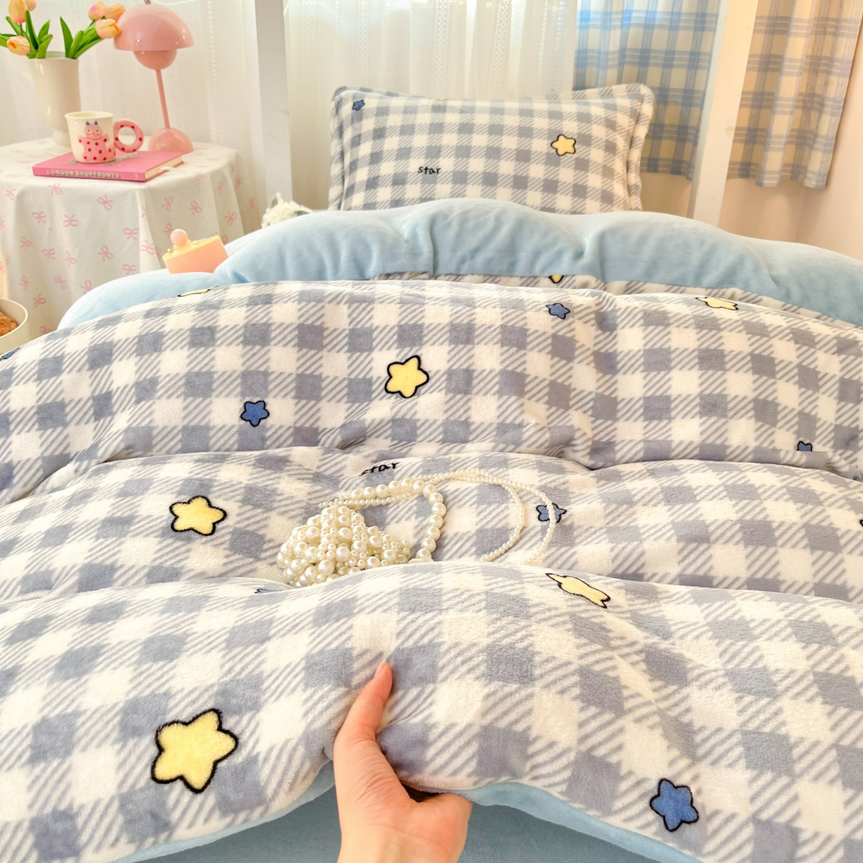 91家纺网 家纺一手货源 找家纺 川悦生活 2025新款加厚保暖高克重牛奶绒宿舍三件套 简空星号