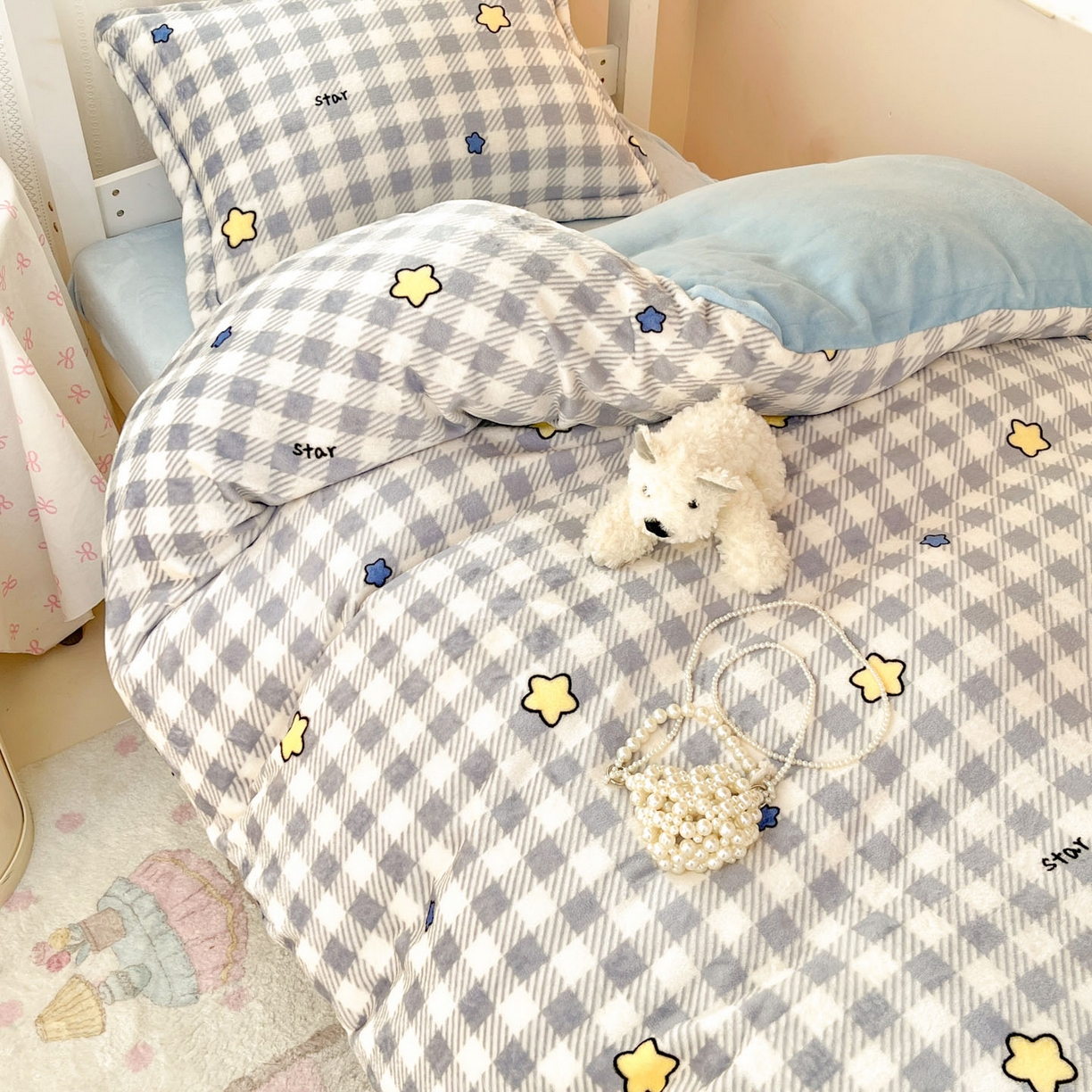 91家纺网 家纺一手货源 找家纺 川悦生活 2025新款加厚保暖高克重牛奶绒宿舍三件套 简空星号