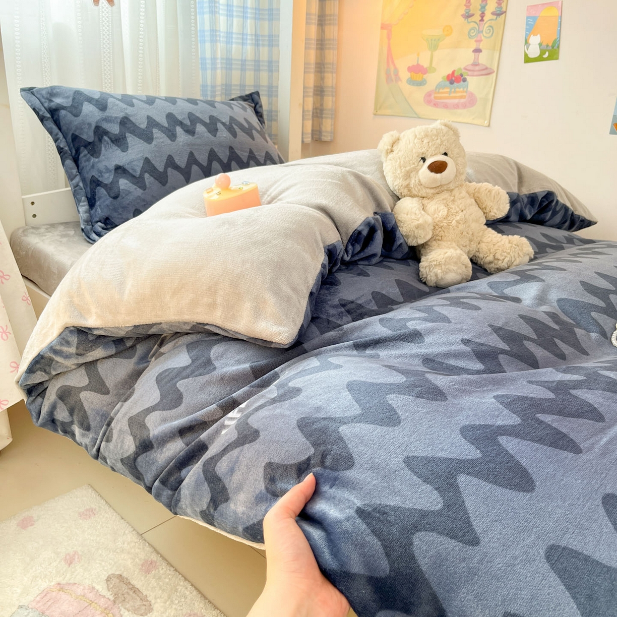 91家纺网 家纺一手货源 找家纺 川悦生活 2025新款加厚保暖高克重牛奶绒宿舍三件套 简一轻蓝