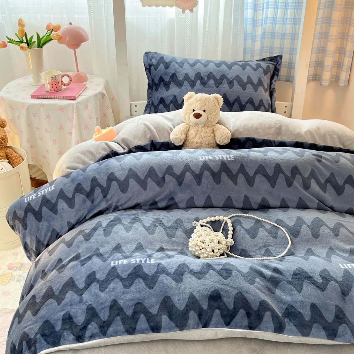 91家纺网 家纺一手货源 找家纺 川悦生活 2025新款加厚保暖高克重牛奶绒宿舍三件套 简一轻蓝