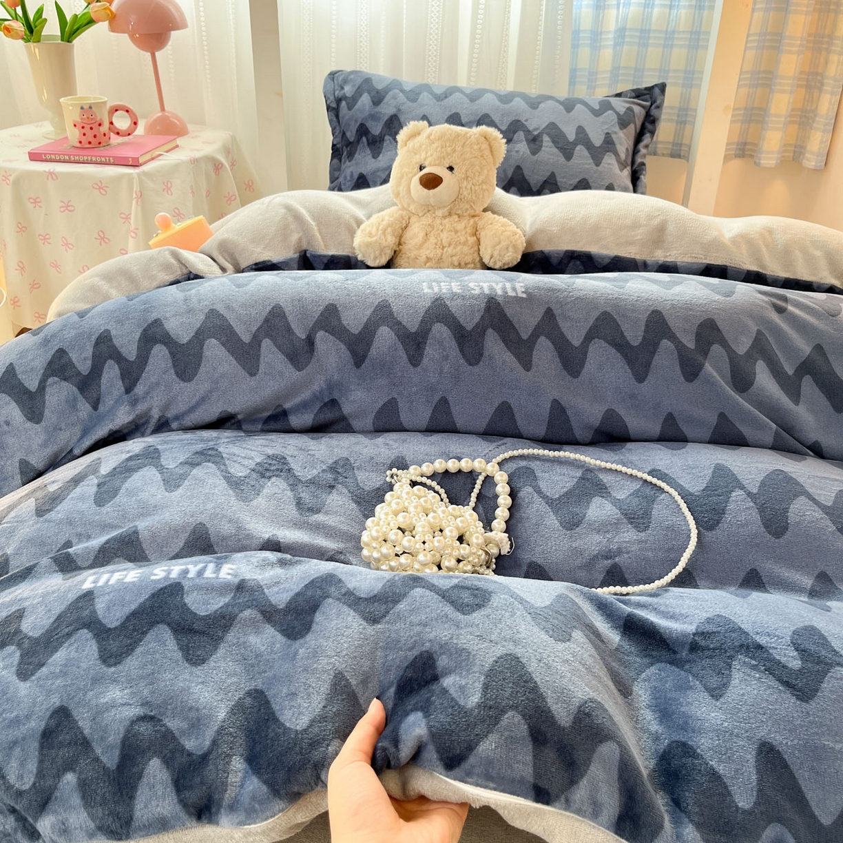 91家纺网 家纺一手货源 找家纺 川悦生活 2025新款加厚保暖高克重牛奶绒宿舍三件套 简一轻蓝