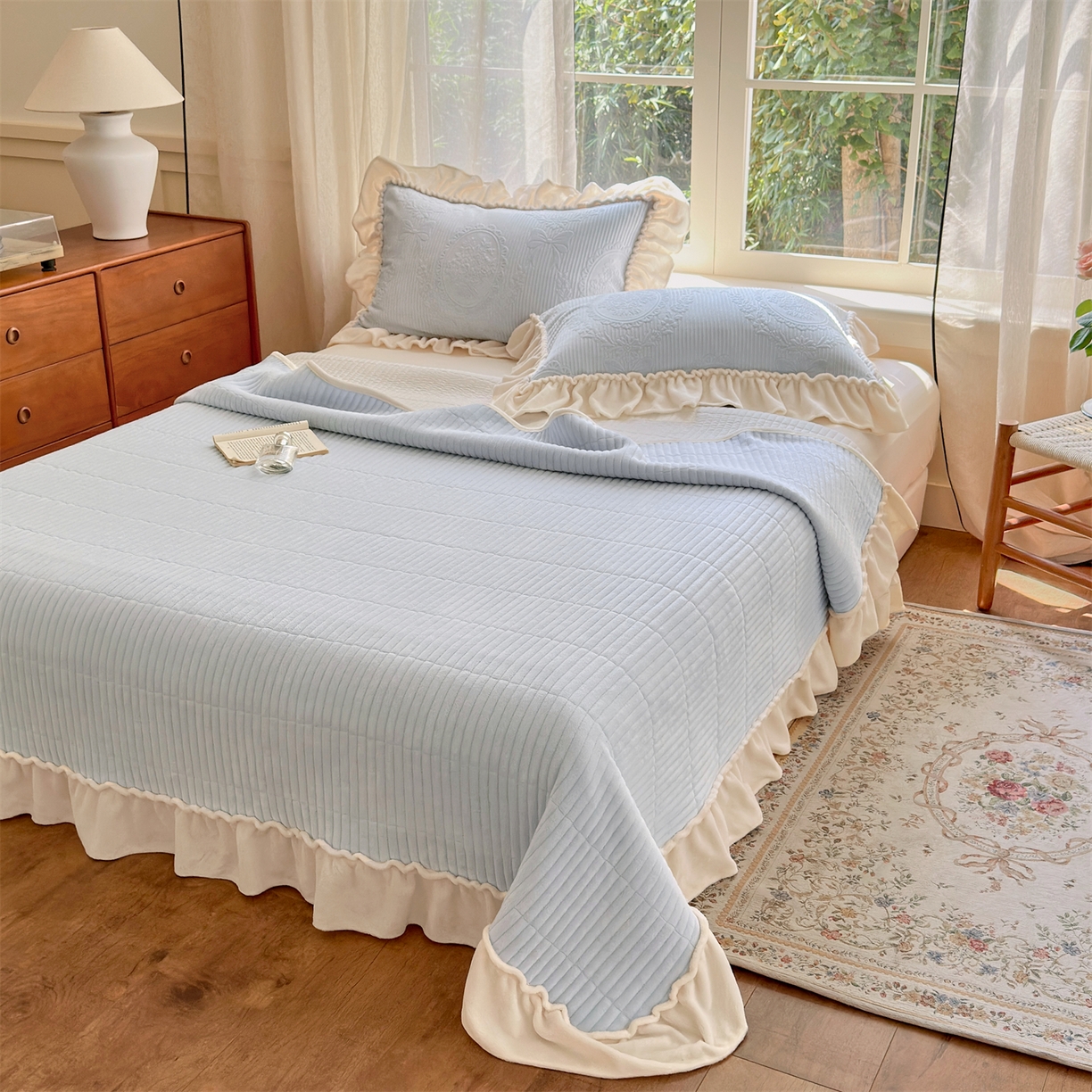 91家纺网 家纺一手货源 找家纺 （总）乐野家居 2025年新款轻法式甜心蝴蝶结高克重提花牛奶绒床盖四件套