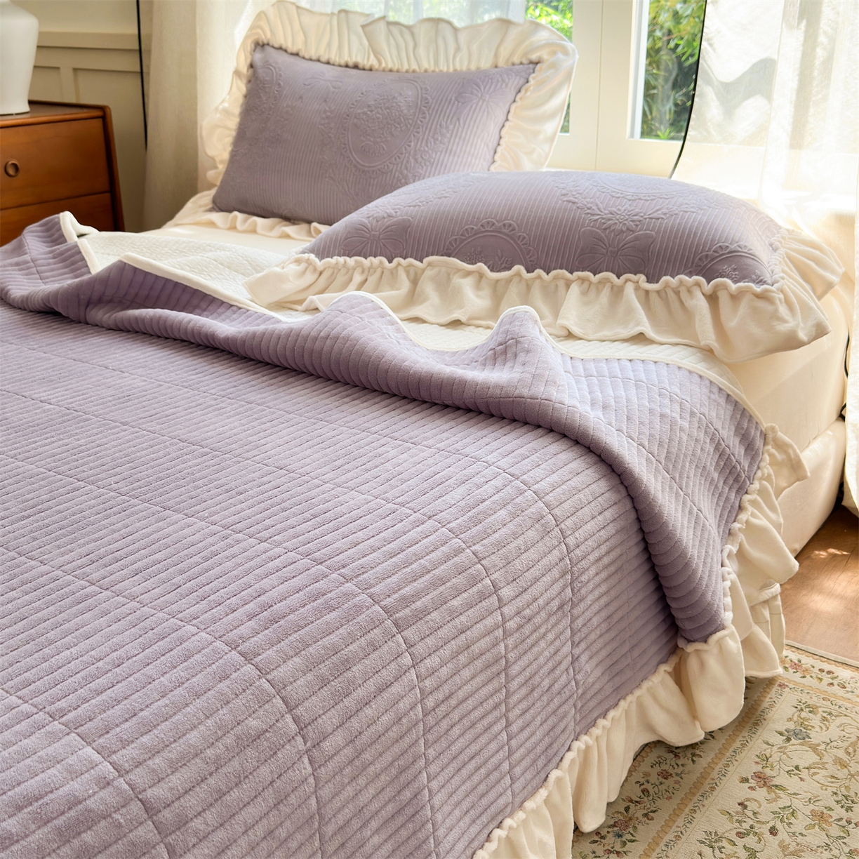 91家纺网 家纺一手货源 找家纺 乐野家居 2025年新款轻法式甜心蝴蝶结高克重提花牛奶绒床盖四件套 甜心蝴蝶结-紫