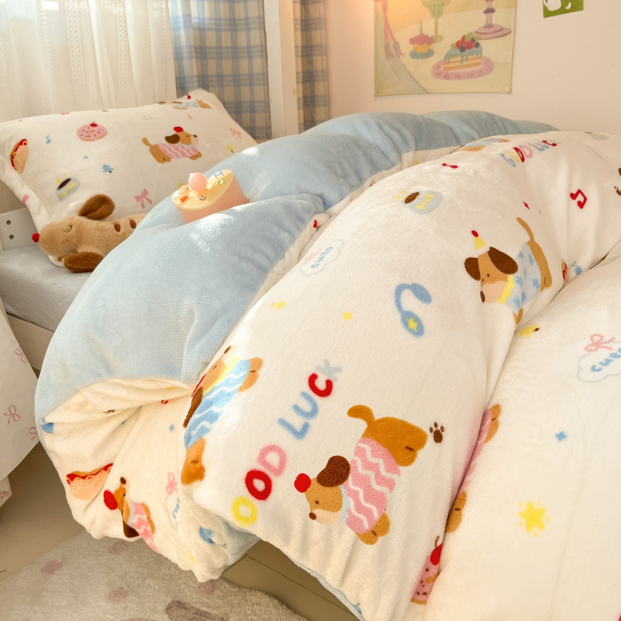 川悦生活 2025新款加厚保暖高克重牛奶绒宿舍三件套 快乐腊肠蓝