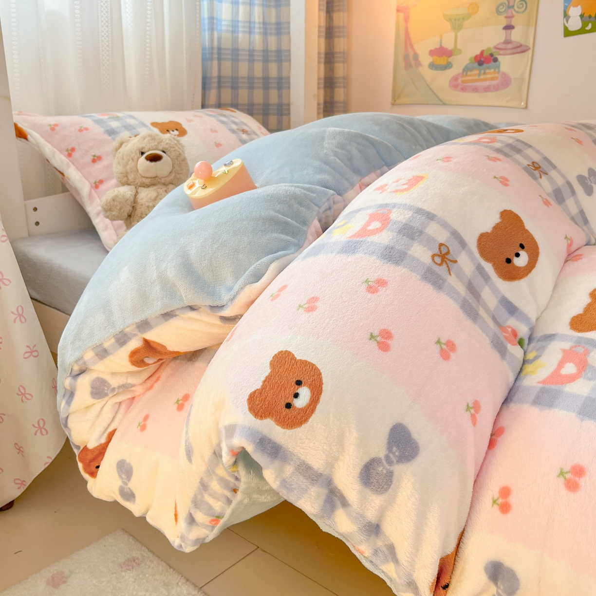 川悦生活 2025新款加厚保暖高克重牛奶绒宿舍三件套 奶朵布丁熊