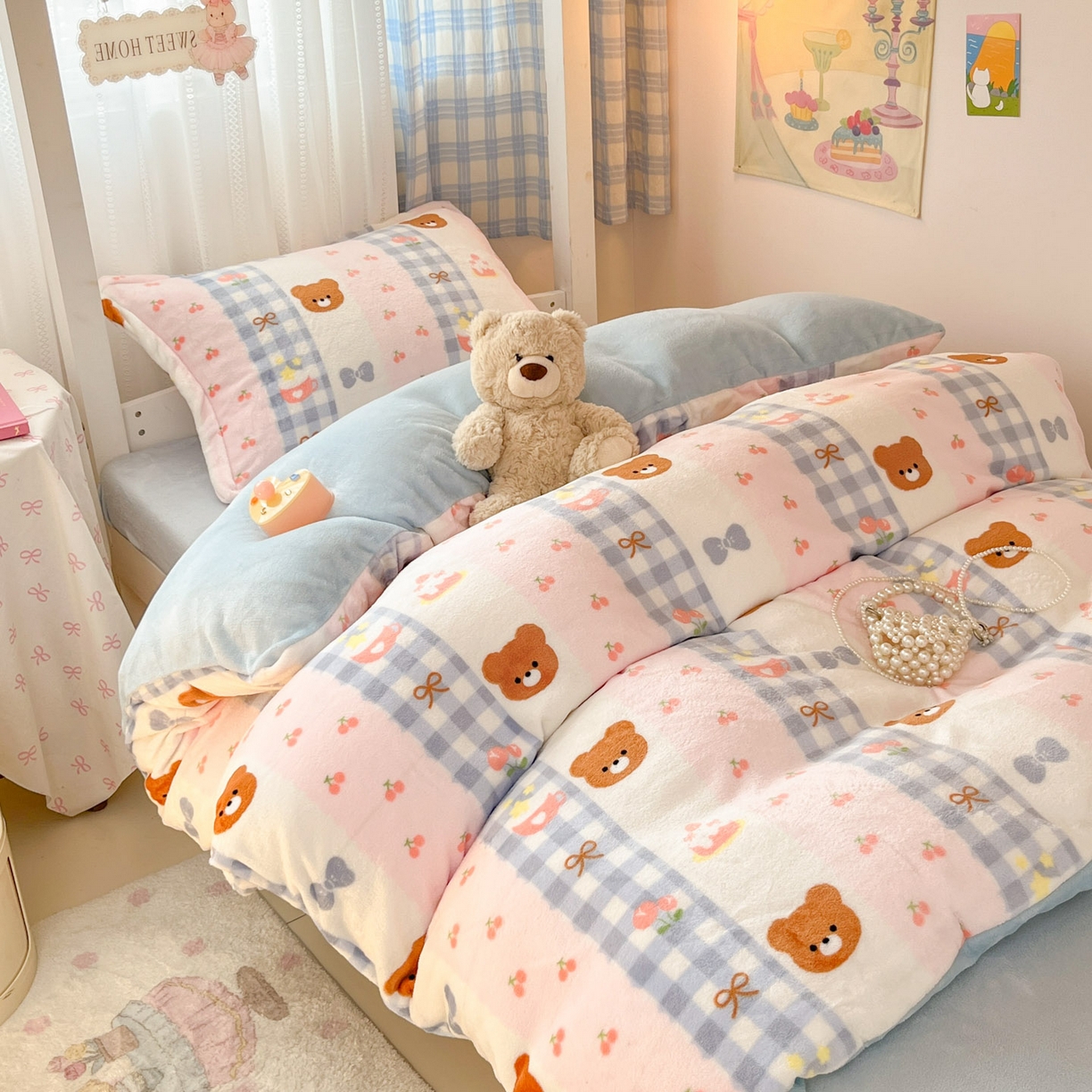 91家纺网 家纺一手货源 找家纺 川悦生活 2025新款加厚保暖高克重牛奶绒宿舍三件套 奶朵布丁熊