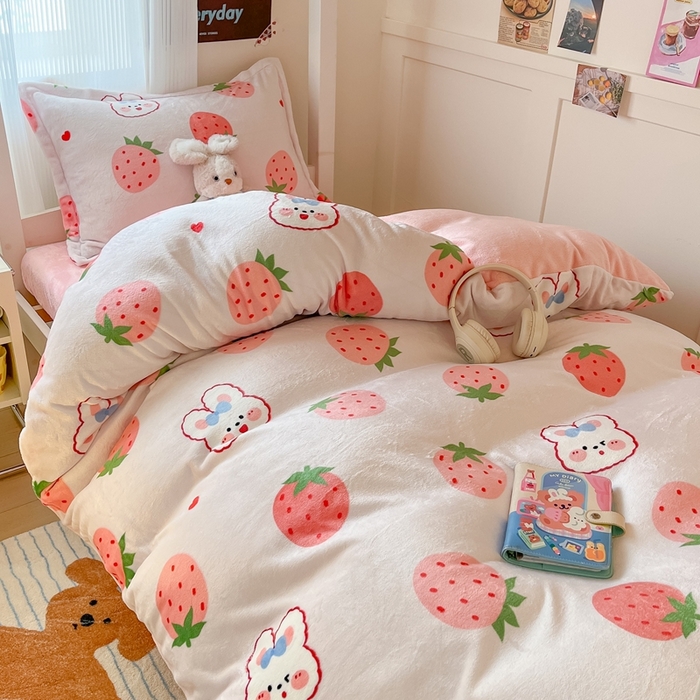 91家纺网 家纺一手货源 找家纺 川悦生活 2025新款加厚保暖高克重牛奶绒宿舍三件套 奶莓小兔