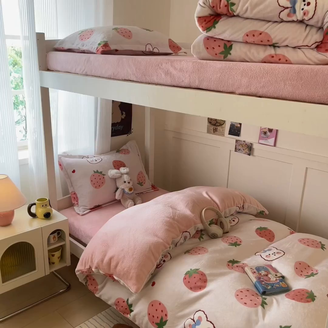 91家纺网 家纺一手货源 找家纺 川悦生活 2025新款加厚保暖高克重牛奶绒宿舍三件套 奶莓小兔