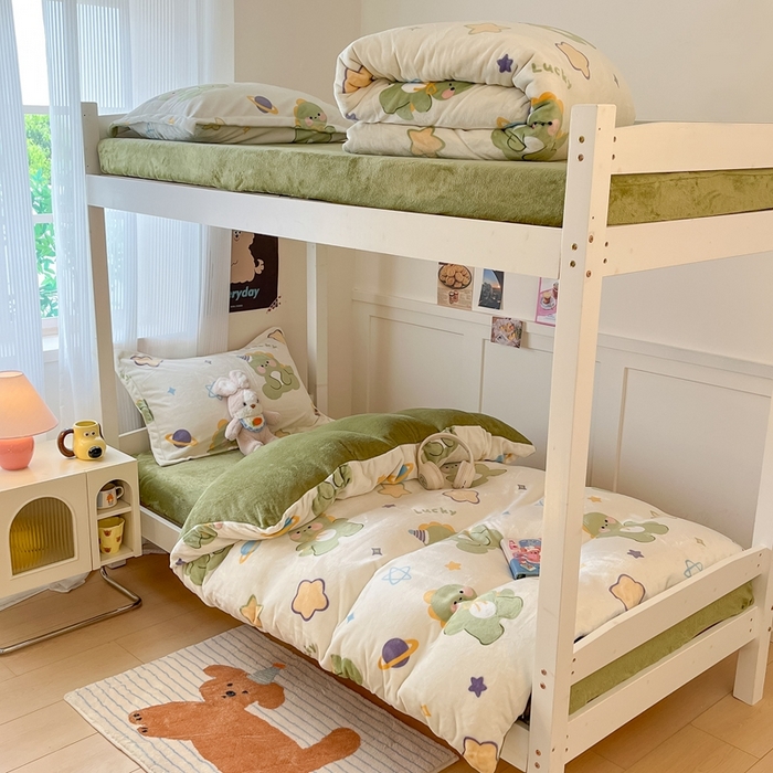 91家纺网 家纺一手货源 找家纺 川悦生活 2025新款加厚保暖高克重牛奶绒宿舍三件套 奶星恐龙