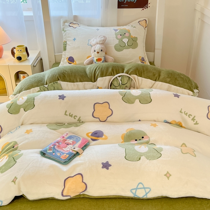 91家纺网 家纺一手货源 找家纺 川悦生活 2025新款加厚保暖高克重牛奶绒宿舍三件套 奶星恐龙