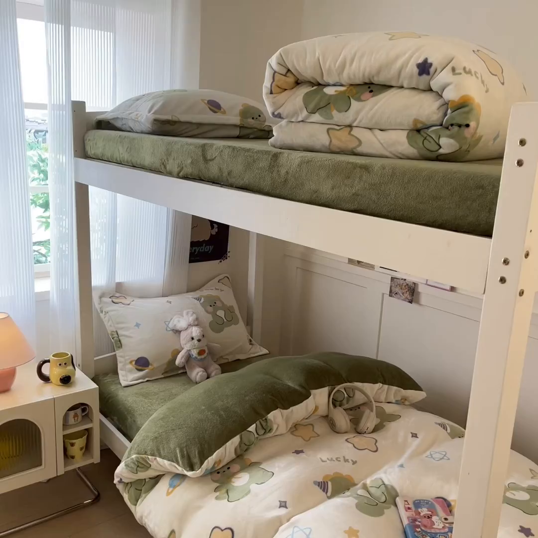 91家纺网 家纺一手货源 找家纺 川悦生活 2025新款加厚保暖高克重牛奶绒宿舍三件套 奶星恐龙