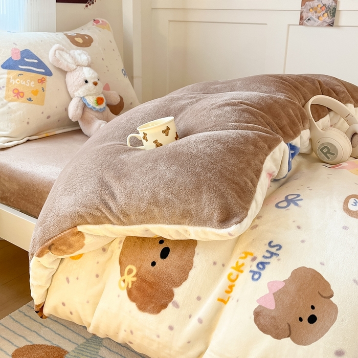 91家纺网 家纺一手货源 找家纺 川悦生活 2025新款加厚保暖高克重牛奶绒宿舍三件套 奶油噗妮-咖