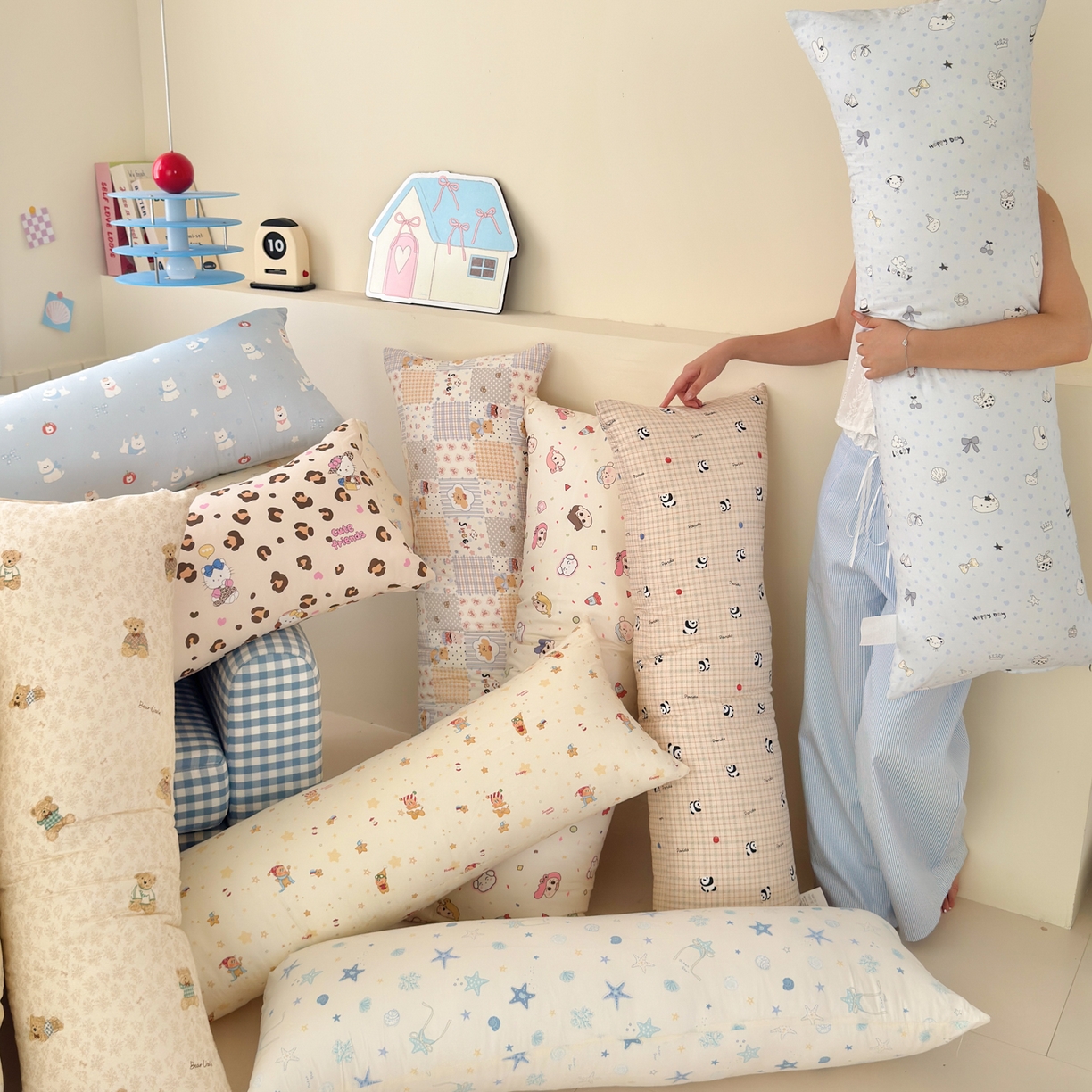 91家纺网 家纺一手货源 找家纺 乐童家纺 2025新款解压神器夹腿长条抱枕 组合图