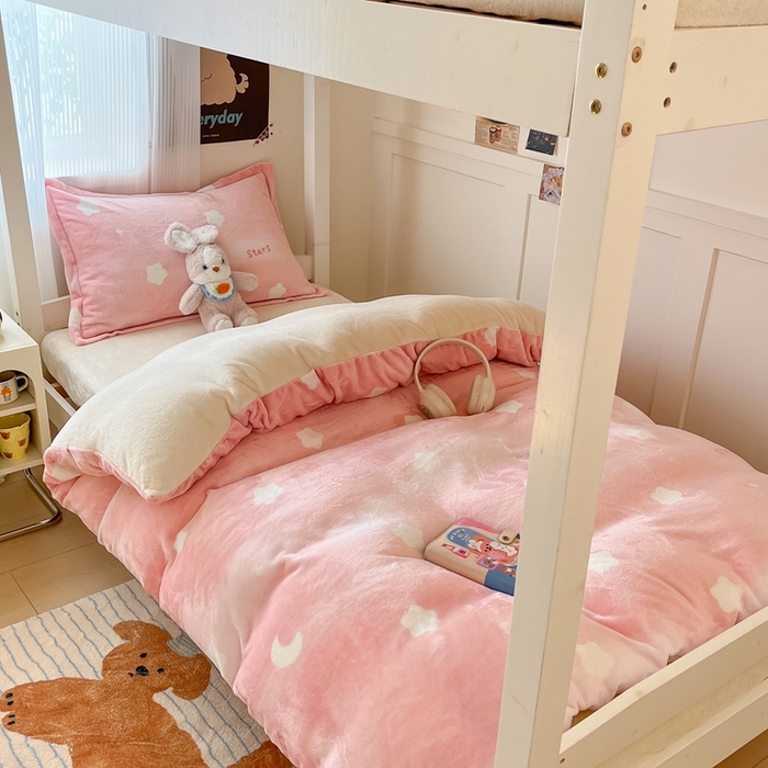 91家纺网 家纺一手货源 找家纺 川悦生活 2025新款加厚保暖高克重牛奶绒宿舍三件套 暖星星-奶黄