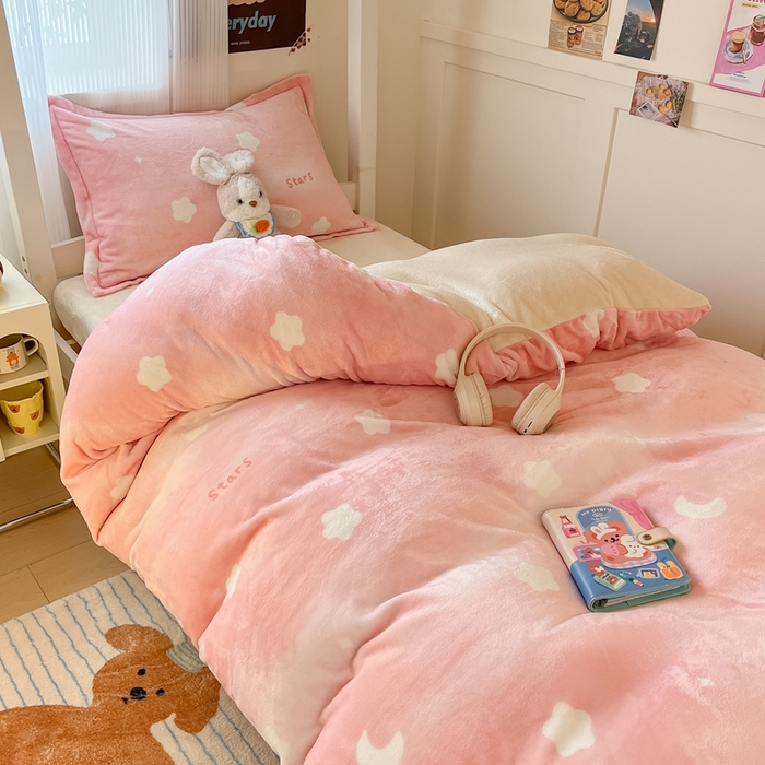 91家纺网 家纺一手货源 找家纺 川悦生活 2025新款加厚保暖高克重牛奶绒宿舍三件套 暖星星-奶黄