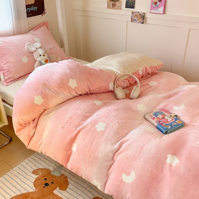 91家纺网 家纺一手货源 找家纺 川悦生活 2025新款加厚保暖高克重牛奶绒宿舍三件套 暖星星-奶黄