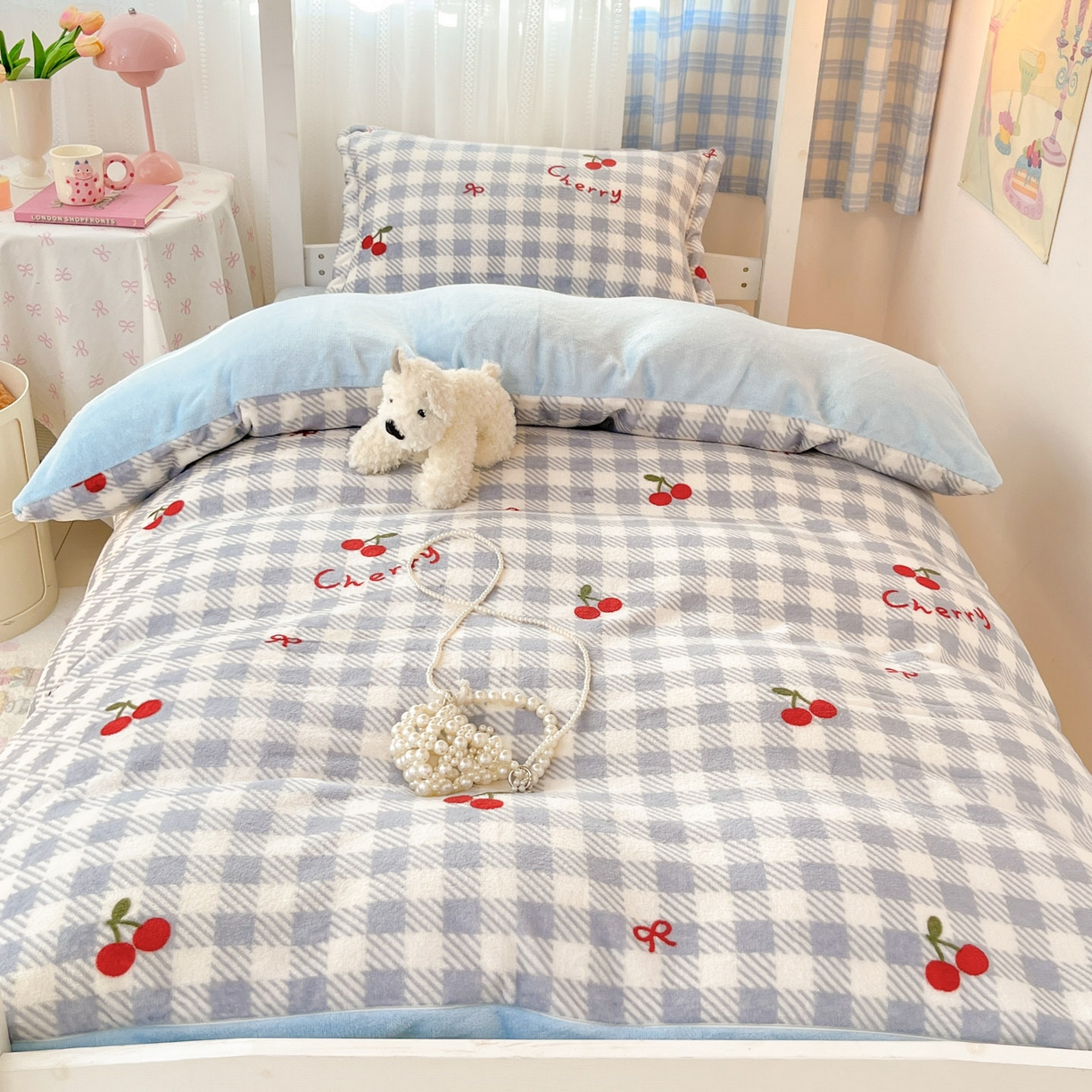 91家纺网 家纺一手货源 找家纺 川悦生活 2025新款加厚保暖高克重牛奶绒宿舍三件套 青天车厘