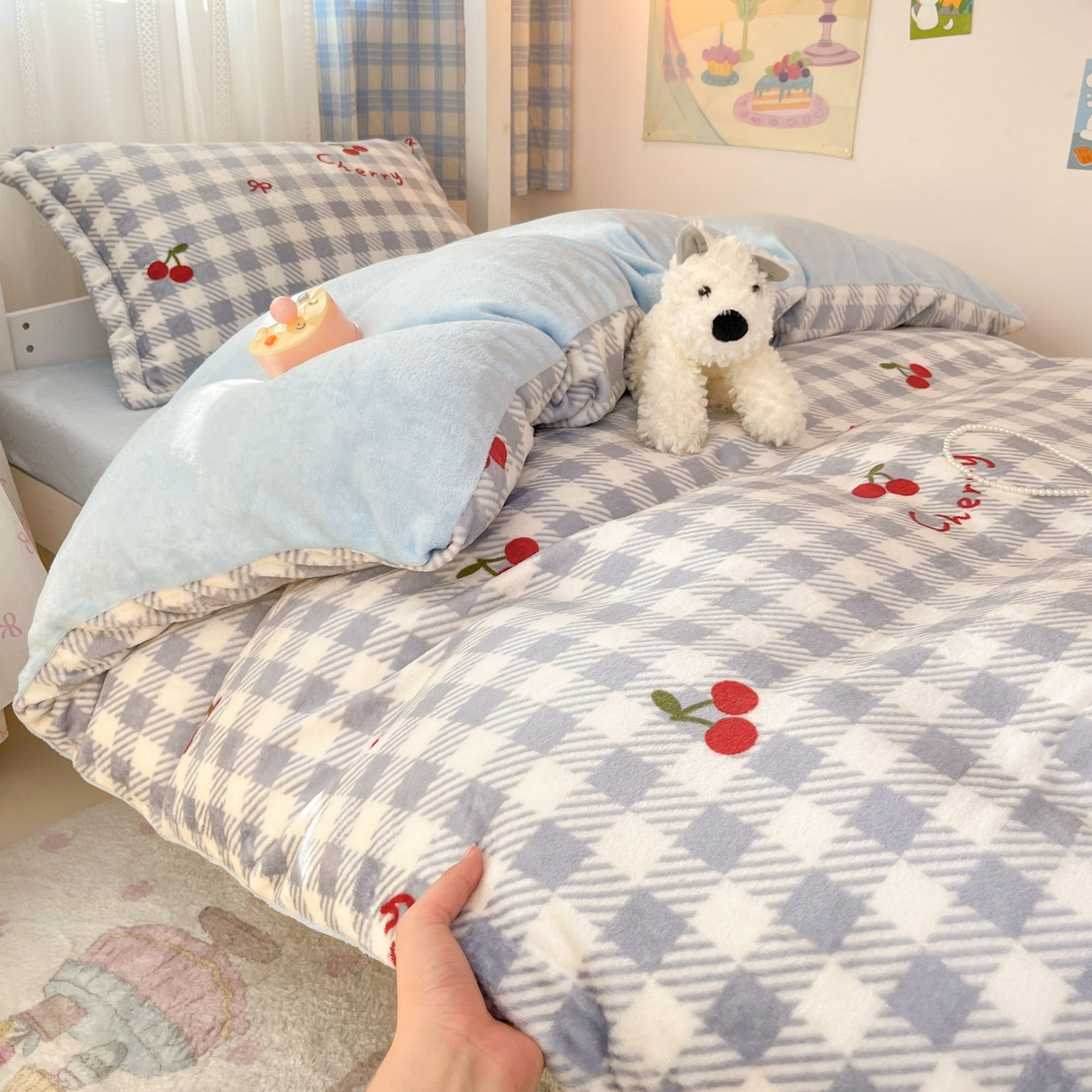 91家纺网 家纺一手货源 找家纺 川悦生活 2025新款加厚保暖高克重牛奶绒宿舍三件套 青天车厘