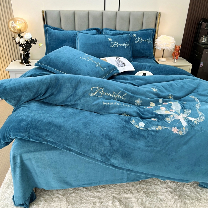 91家纺网 家纺一手货源 找家纺 （总）鑫利来家纺 2025新款简约牛奶绒绣花四件套-铃兰系列