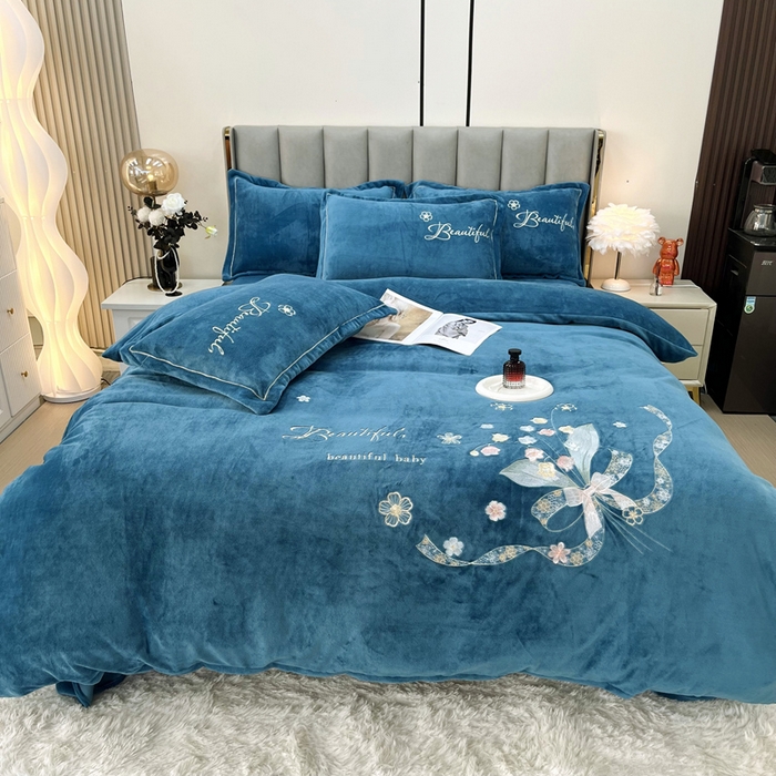 91家纺网 家纺一手货源 找家纺 （总）鑫利来家纺 2025新款简约牛奶绒绣花四件套-铃兰系列