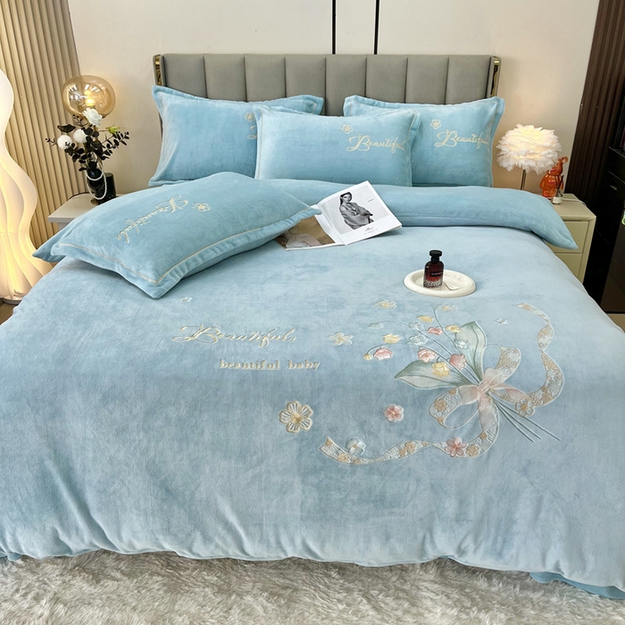 91家纺网 家纺一手货源 找家纺 （总）鑫利来家纺 2025新款简约牛奶绒绣花四件套-铃兰系列