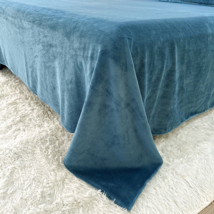 91家纺网 家纺一手货源 找家纺 鑫利来家纺 2025新款简约牛奶绒绣花四件套-铃兰系列 铃兰-宾利蓝