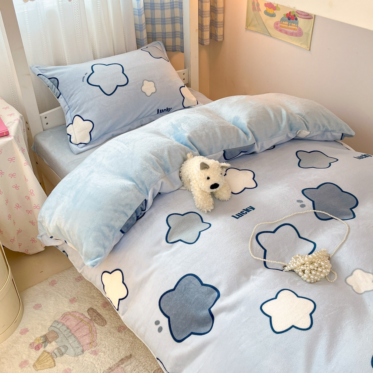 91家纺网 家纺一手货源 找家纺 川悦生活 2025新款加厚保暖高克重牛奶绒宿舍三件套 天空星系