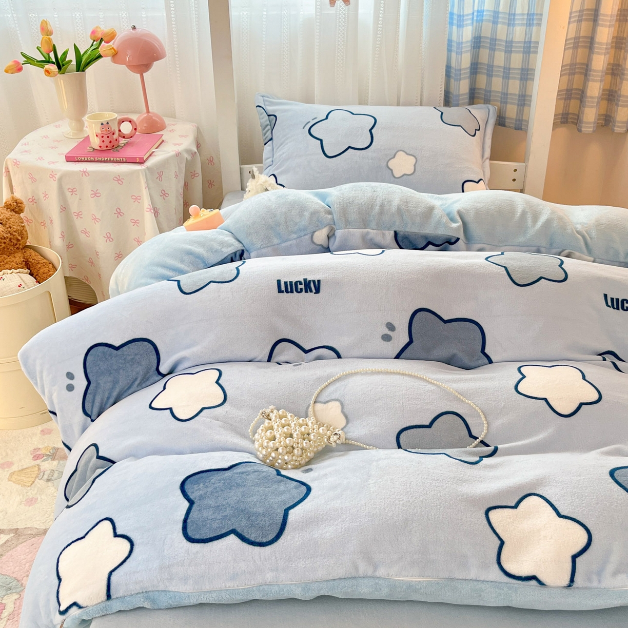 91家纺网 家纺一手货源 找家纺 川悦生活 2025新款加厚保暖高克重牛奶绒宿舍三件套 天空星系