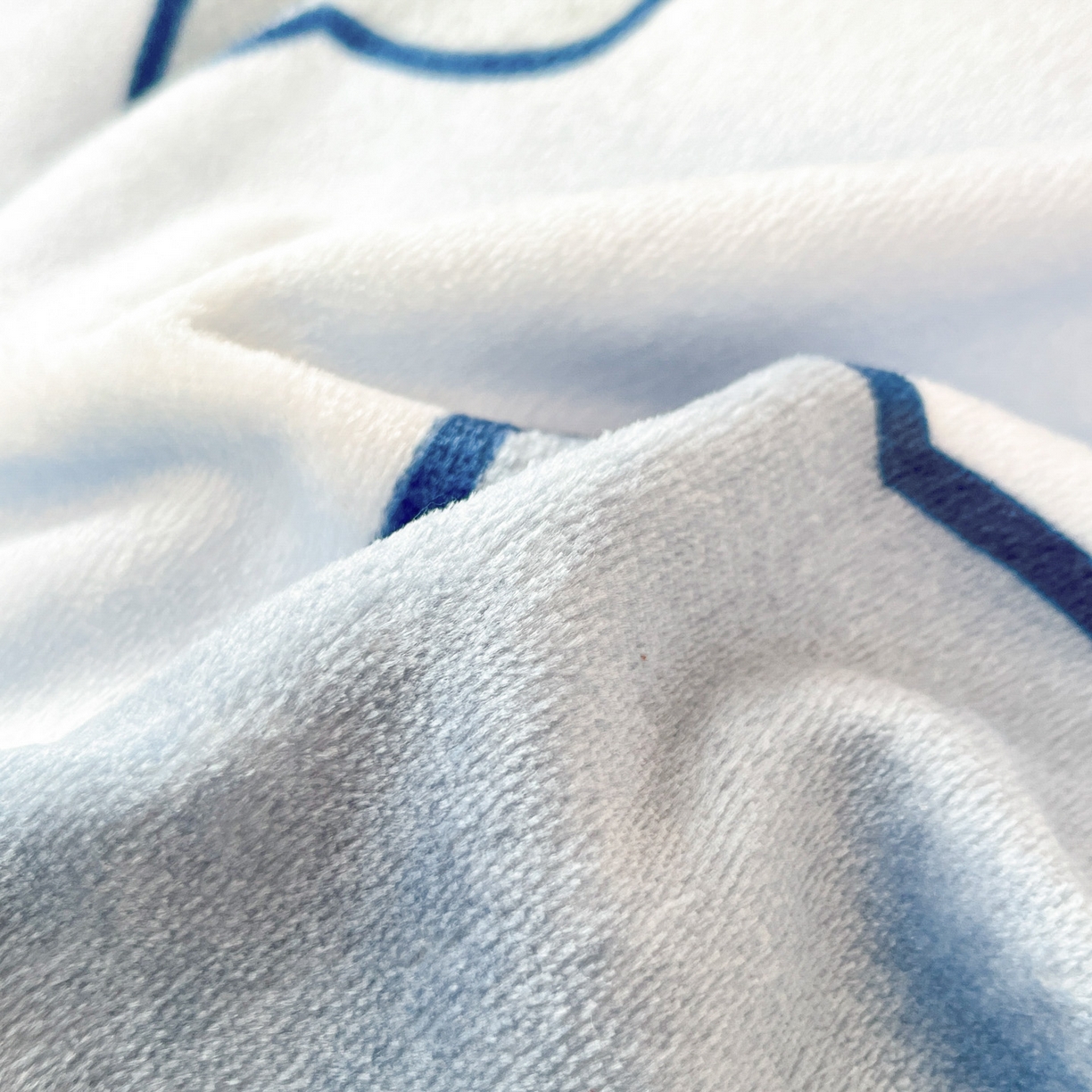 91家纺网 家纺一手货源 找家纺 川悦生活 2025新款加厚保暖高克重牛奶绒宿舍三件套 天空星系