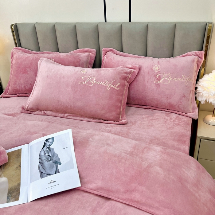 91家纺网 家纺一手货源 找家纺 鑫利来家纺 2025新款简约牛奶绒绣花四件套-铃兰系列 铃兰-豆沙