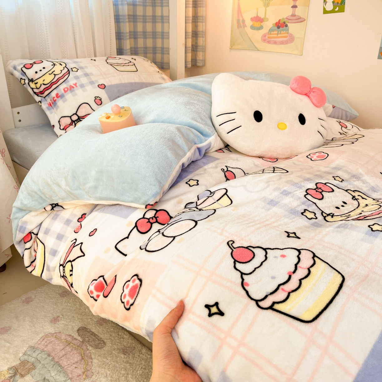 91家纺网 家纺一手货源 找家纺 川悦生活 2025新款加厚保暖高克重牛奶绒宿舍三件套 甜茶小猫