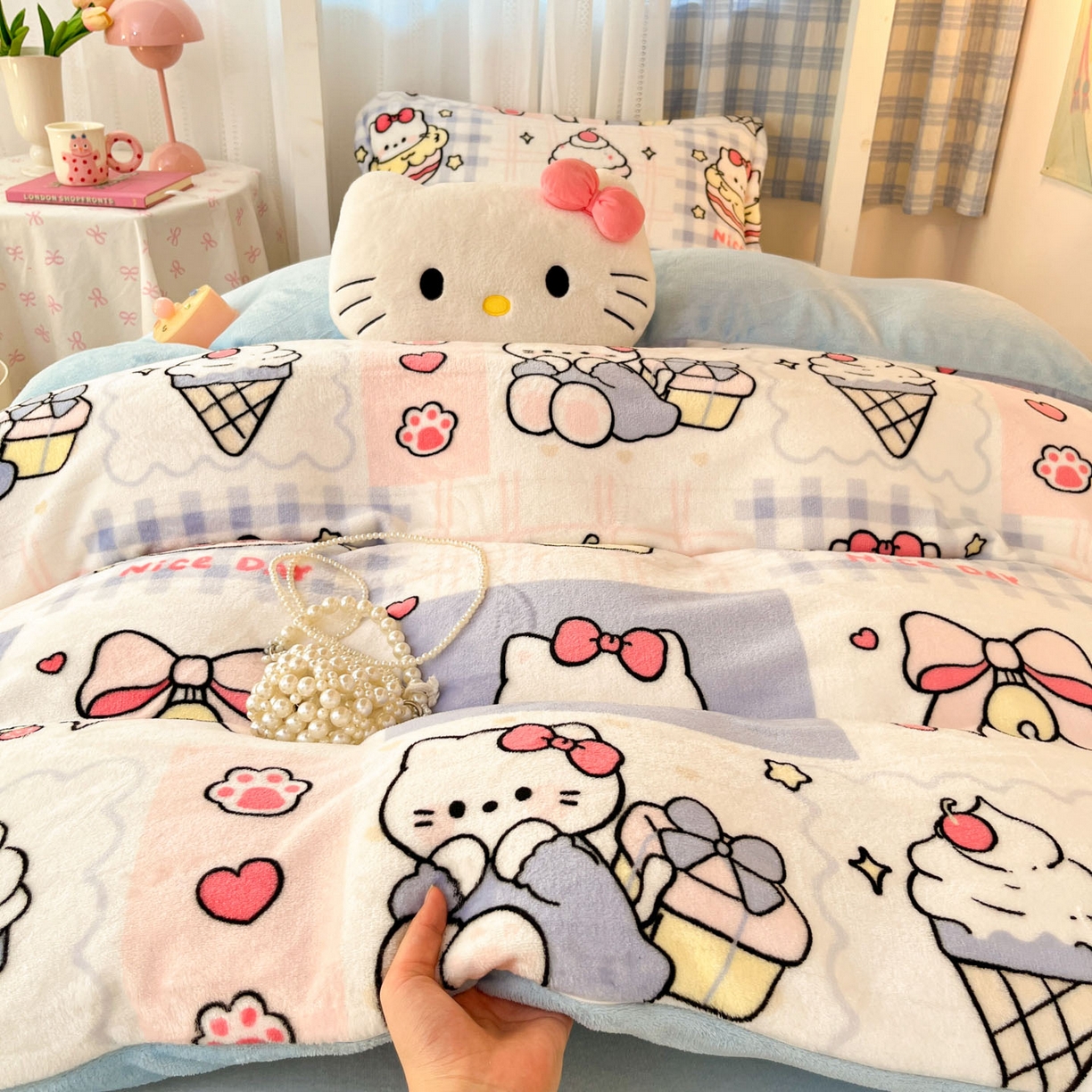 91家纺网 家纺一手货源 找家纺 川悦生活 2025新款加厚保暖高克重牛奶绒宿舍三件套 甜茶小猫