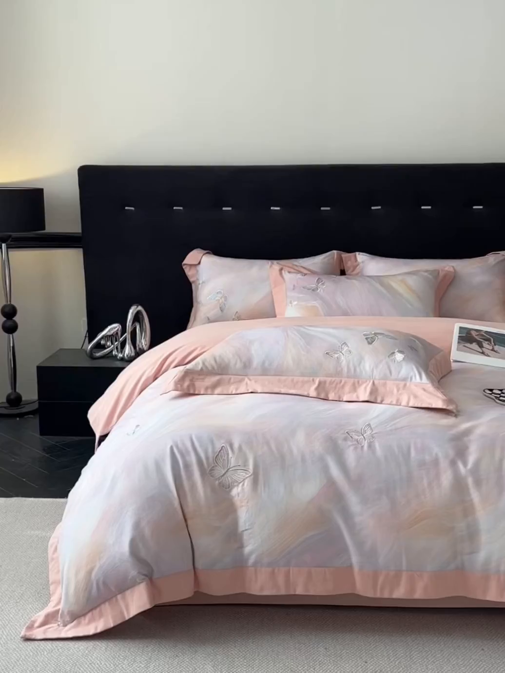 91家纺网 家纺一手货源 找家纺 （总）博纳家纺 2025新款正宗3221纯棉磨毛全棉印绣拼角四件套-幻影