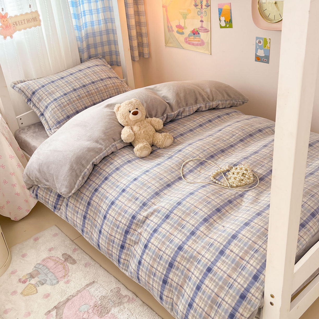 91家纺网 家纺一手货源 找家纺 川悦生活 2025新款加厚保暖高克重牛奶绒宿舍三件套 屋顶格格