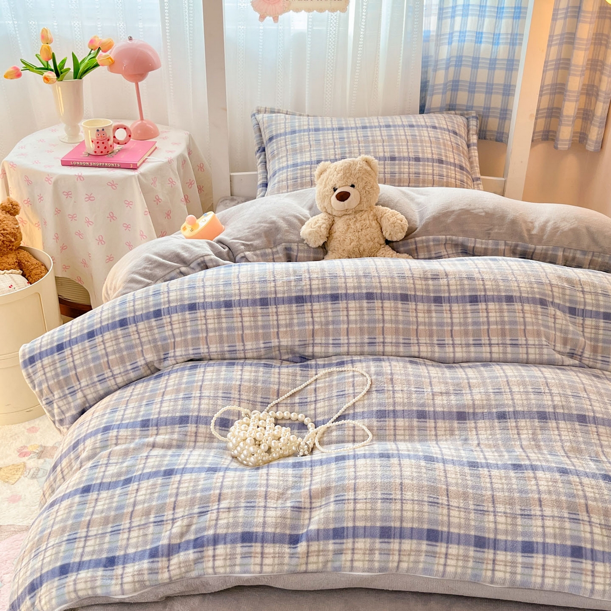 91家纺网 家纺一手货源 找家纺 川悦生活 2025新款加厚保暖高克重牛奶绒宿舍三件套 屋顶格格