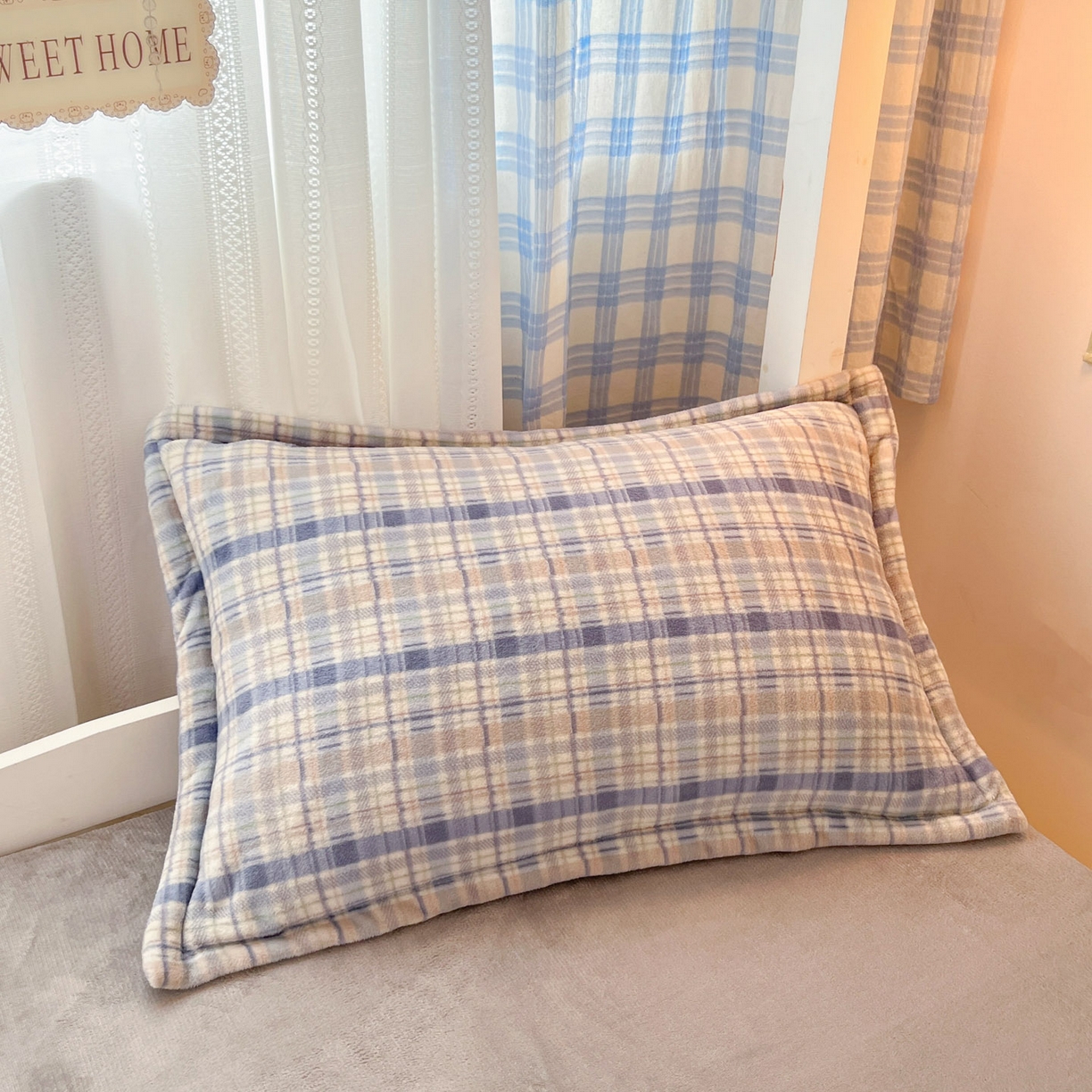 91家纺网 家纺一手货源 找家纺 川悦生活 2025新款加厚保暖高克重牛奶绒宿舍三件套 屋顶格格