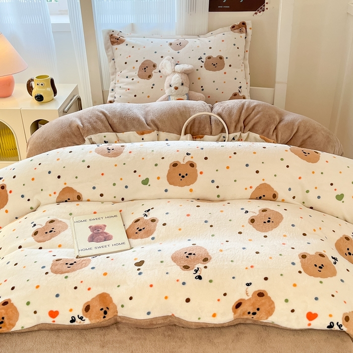 91家纺网 家纺一手货源 找家纺 川悦生活 2025新款加厚保暖高克重牛奶绒宿舍三件套 小熊仔仔