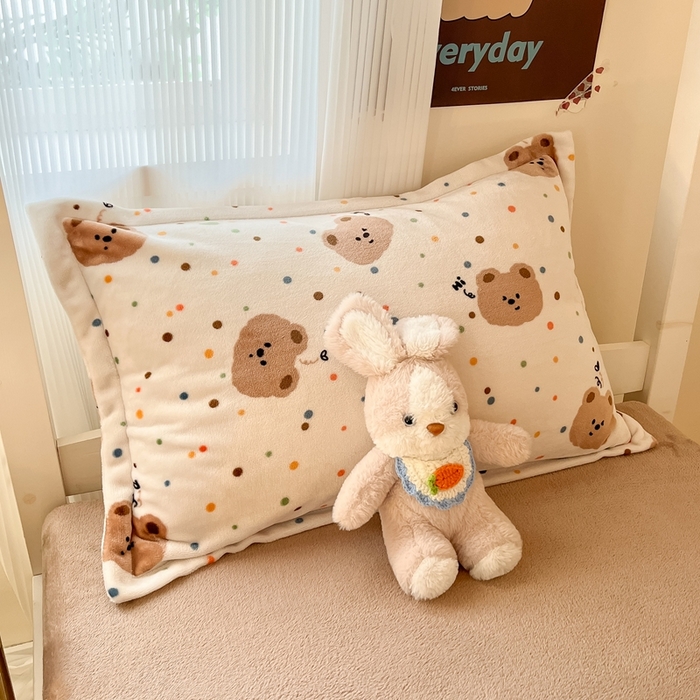 91家纺网 家纺一手货源 找家纺 川悦生活 2025新款加厚保暖高克重牛奶绒宿舍三件套 小熊仔仔