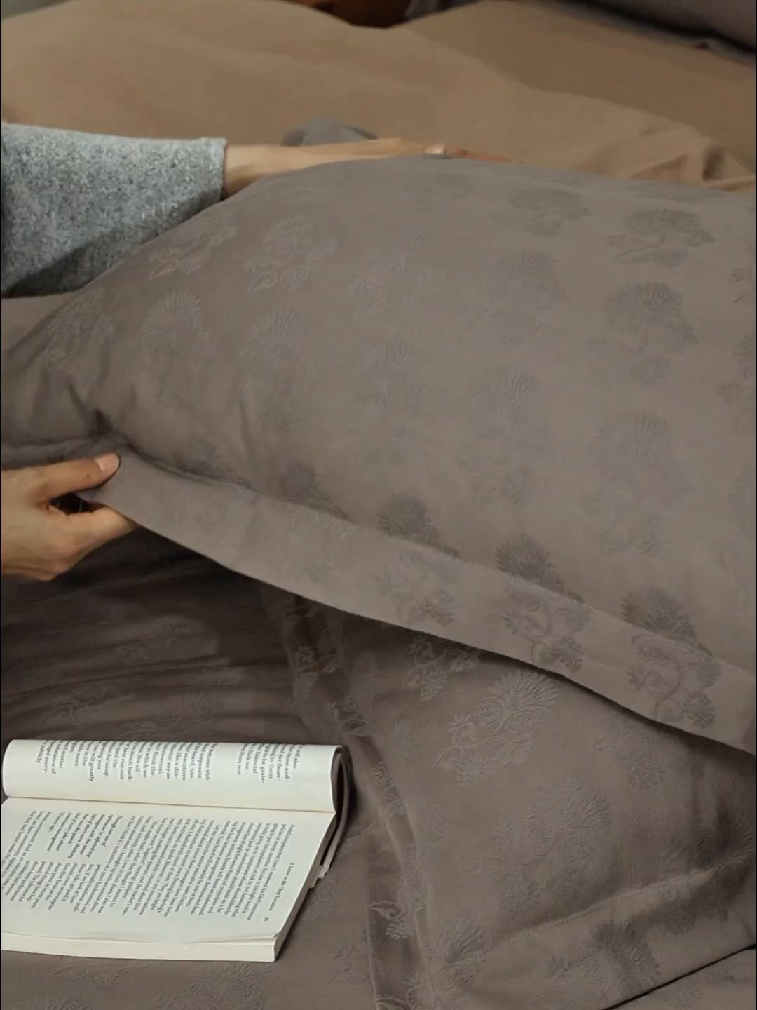 91家纺网 家纺一手货源 找家纺 风向标家纺 2025新款提花100S磨毛四件套-复古莫里斯系列-风格二 莫里斯蒲公英-咖