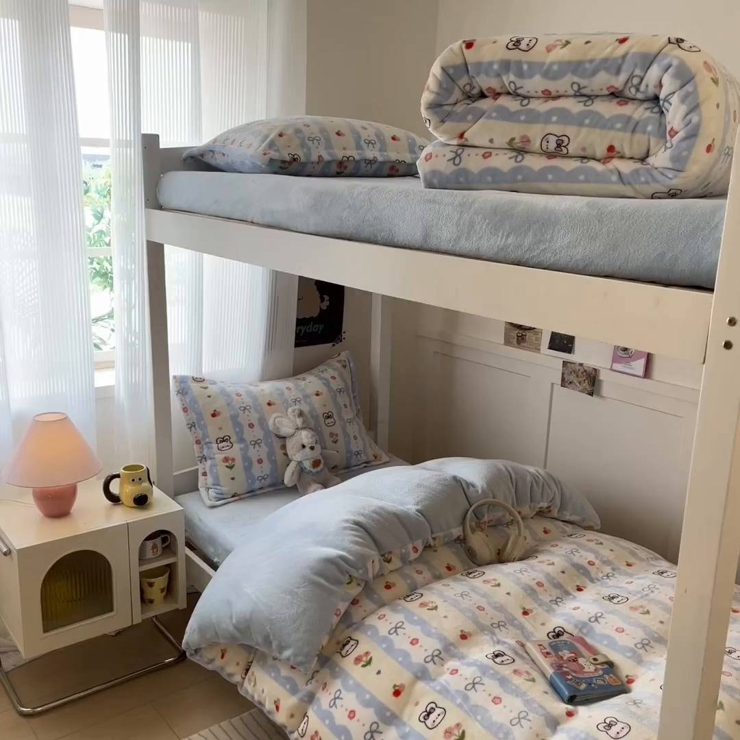 91家纺网 家纺一手货源 找家纺 川悦生活 2025新款加厚保暖高克重牛奶绒宿舍三件套 心心蜜兔