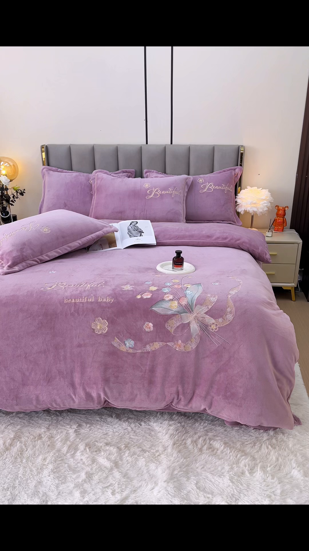 91家纺网 家纺一手货源 找家纺 逸林家纺《原希尔顿逸林》 2025新款简约牛奶绒绣花四件套-铃兰系列 铃兰-香芋紫