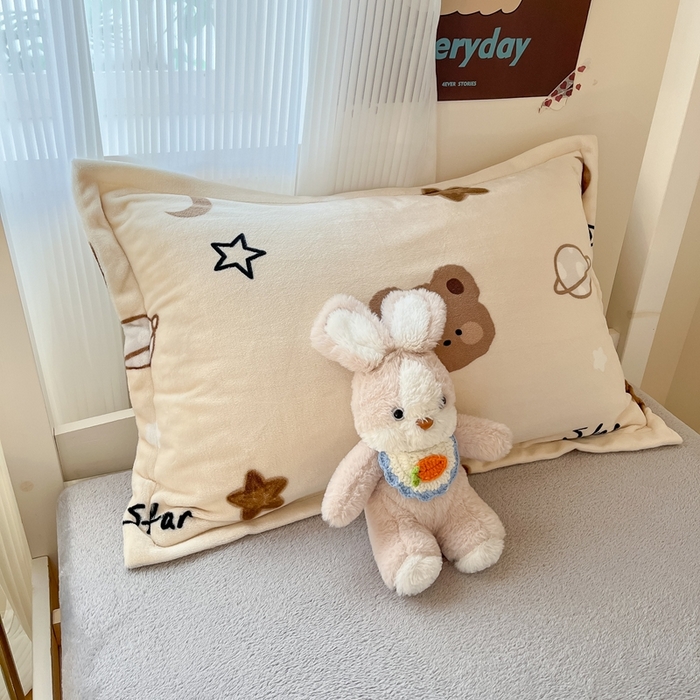 91家纺网 家纺一手货源 找家纺 川悦生活 2025新款加厚保暖高克重牛奶绒宿舍三件套 星际小熊