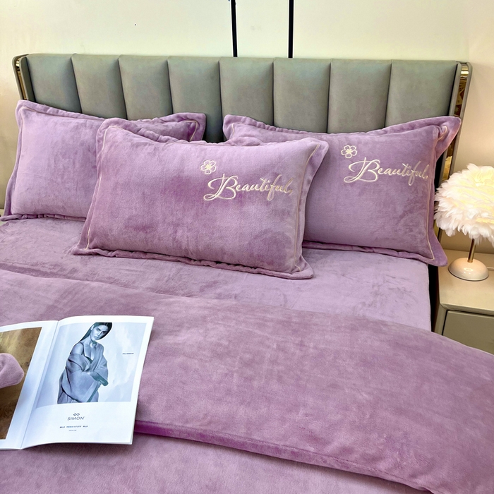 91家纺网 家纺一手货源 找家纺 鑫利来家纺 2025新款简约牛奶绒绣花四件套-铃兰系列 铃兰-香芋紫