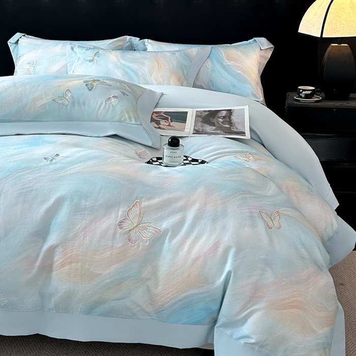 91家纺网 家纺一手货源 找家纺 博纳家纺 2025新款正宗3221纯棉磨毛全棉印绣拼角四件套-幻影 天蓝