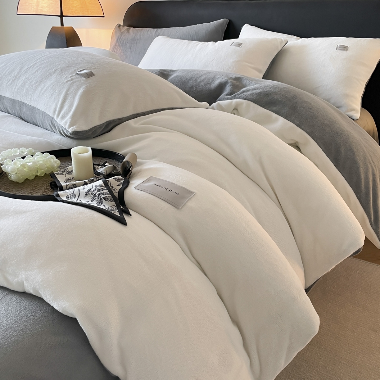 91家纺网 家纺一手货源 找家纺 ab家纺 2025新款保暖舒适纯色牛奶绒四件套 米月白深灰