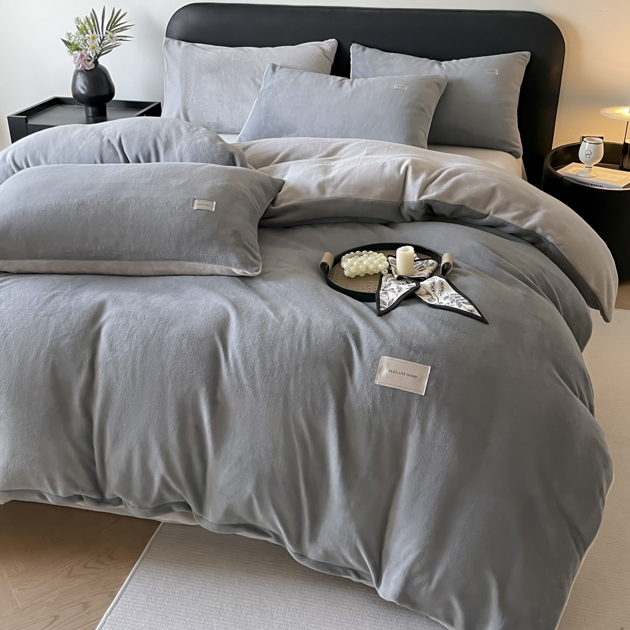 91家纺网 家纺一手货源 找家纺 ab家纺 2025新款保暖舒适纯色牛奶绒四件套 深灰浅灰
