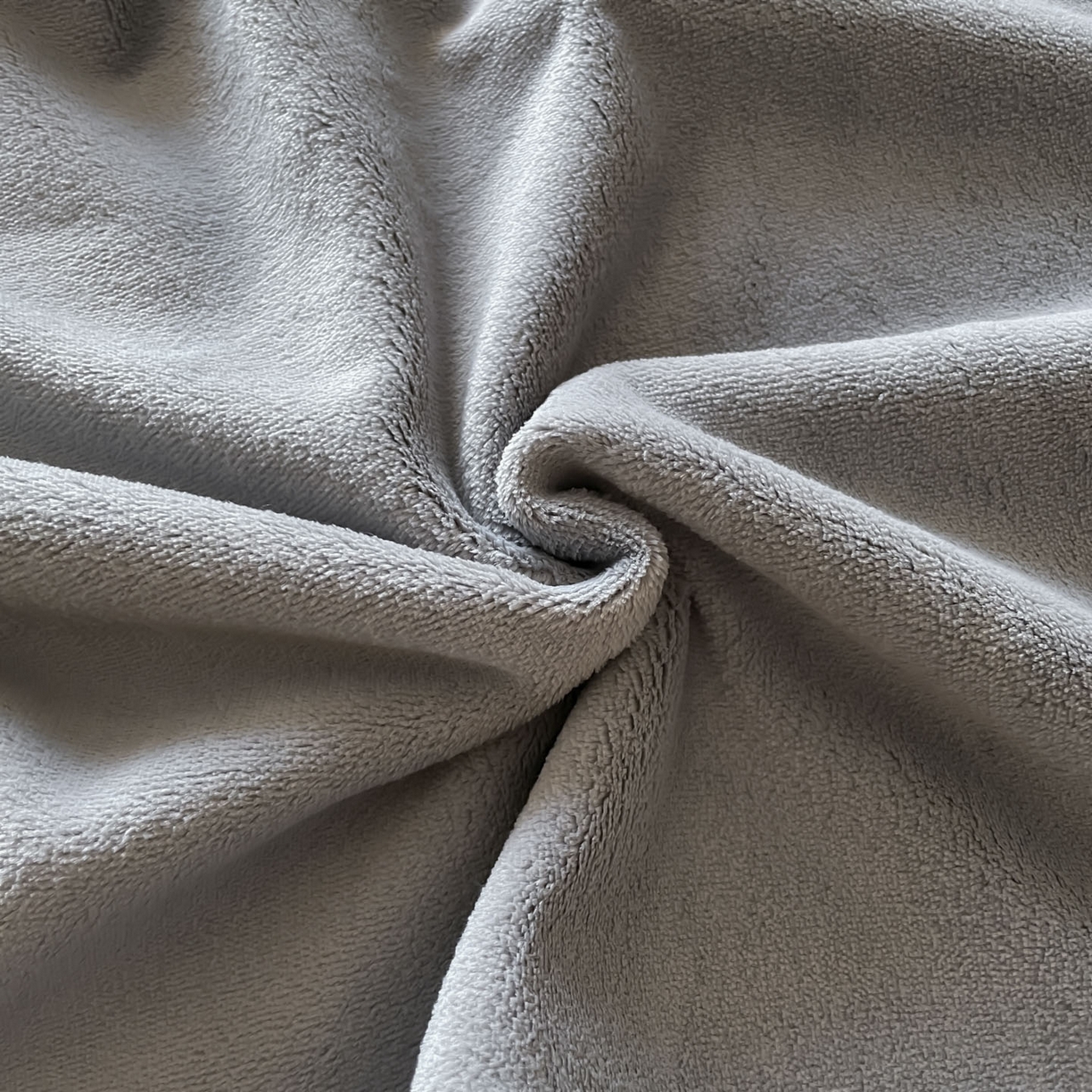 91家纺网 家纺一手货源 找家纺 ab家纺 2025新款保暖舒适纯色牛奶绒四件套 深灰浅灰