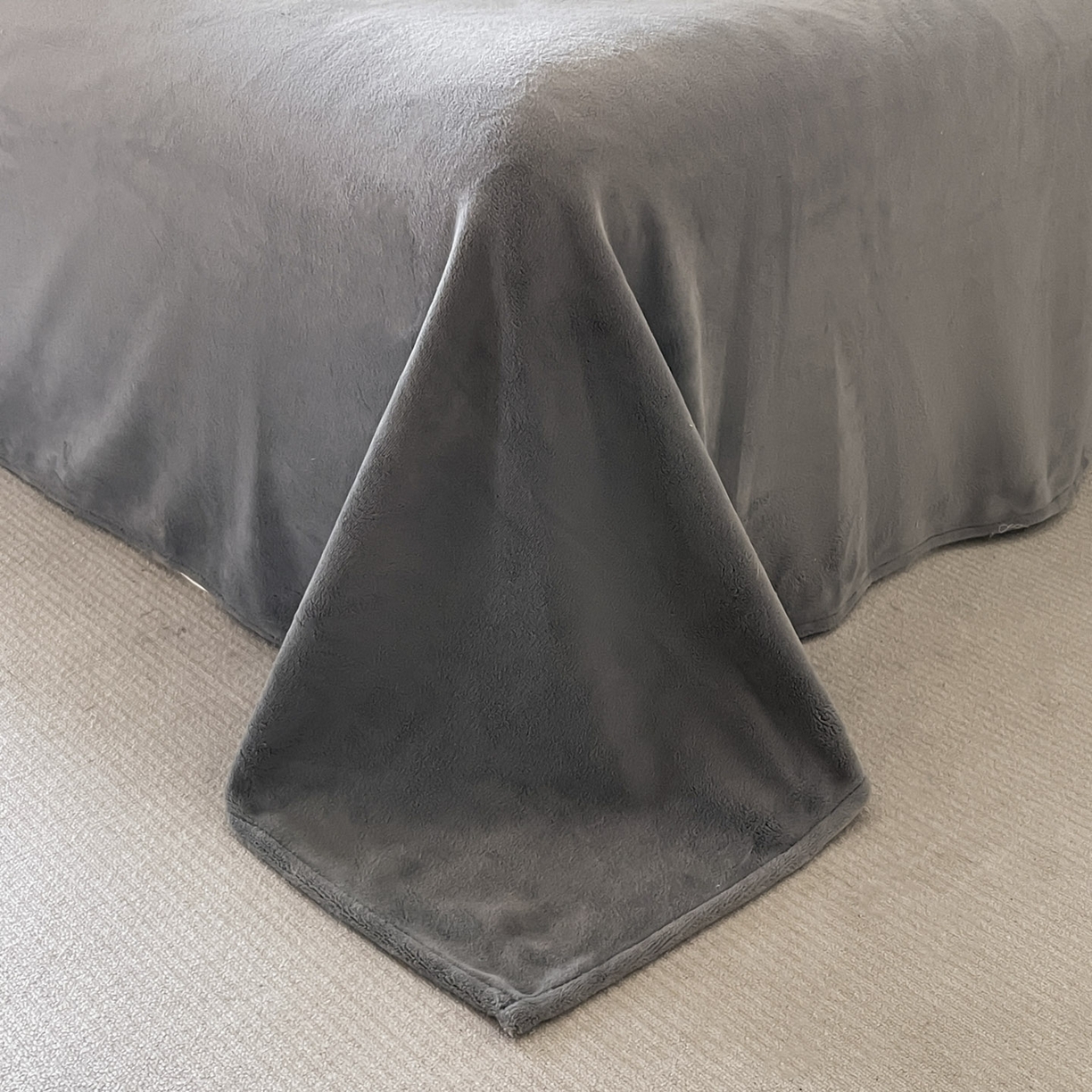 91家纺网 家纺一手货源 找家纺 ab家纺 2025新款保暖舒适纯色牛奶绒四件套 米月白深灰