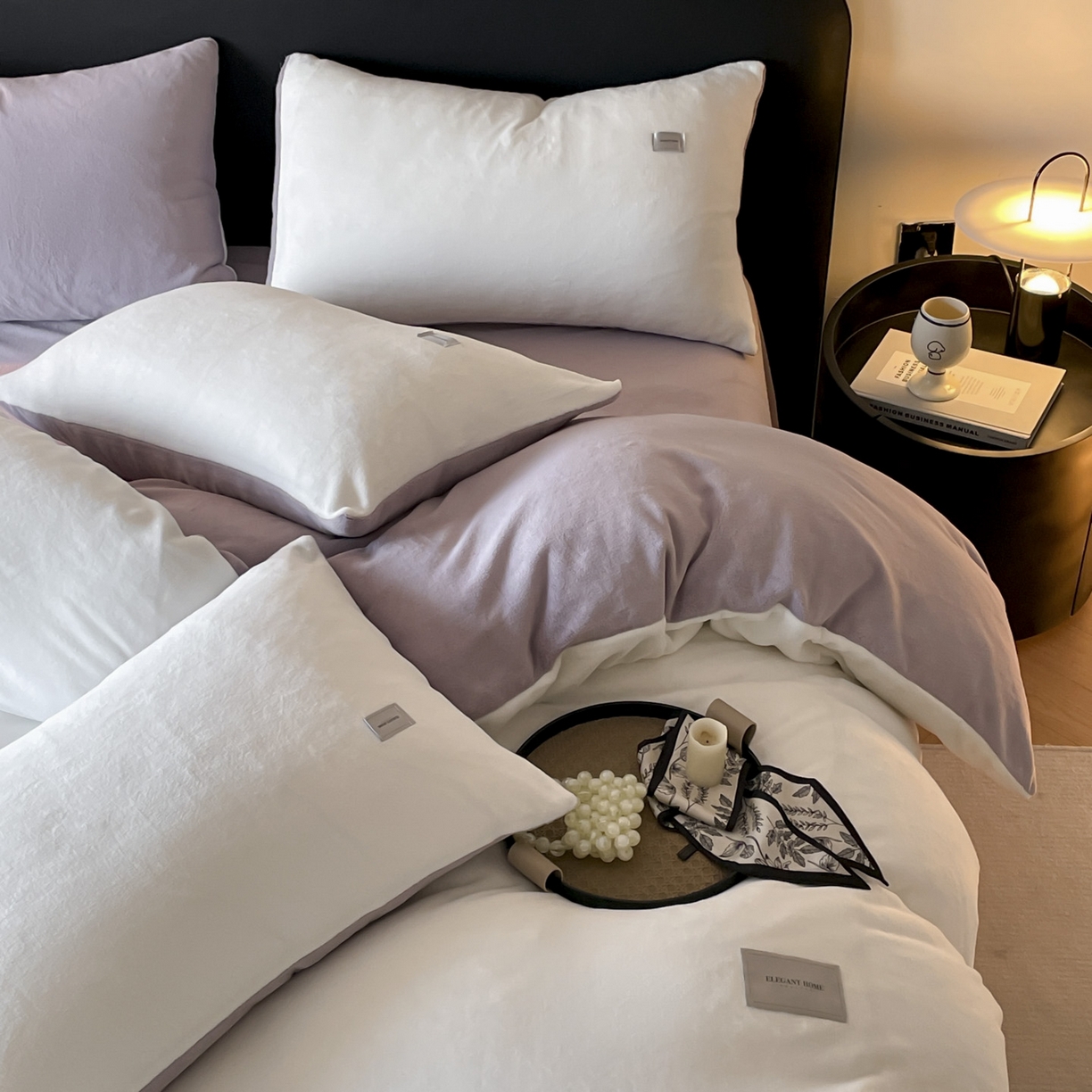 91家纺网 家纺一手货源 找家纺 ab家纺 2025新款保暖舒适纯色牛奶绒四件套 米月白香芋紫